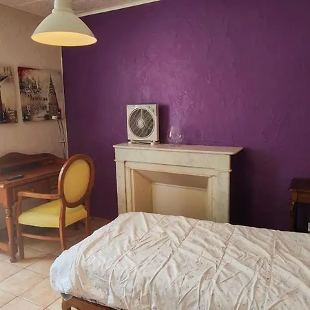 Charming In The Historic Heart Appartement Fréjus