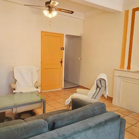 Apartament Charming In The Historic Heart Fréjus